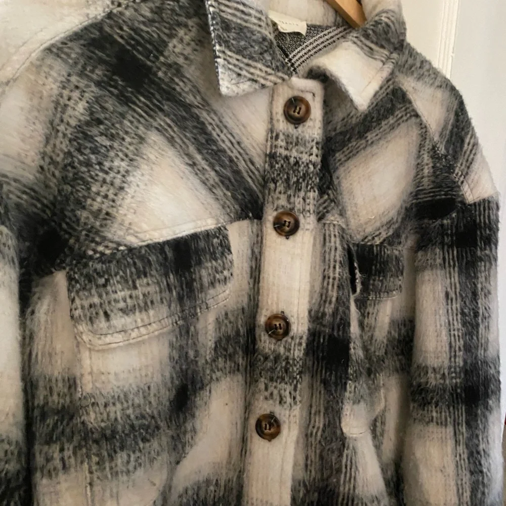 Shacket - Picture 2 of 4